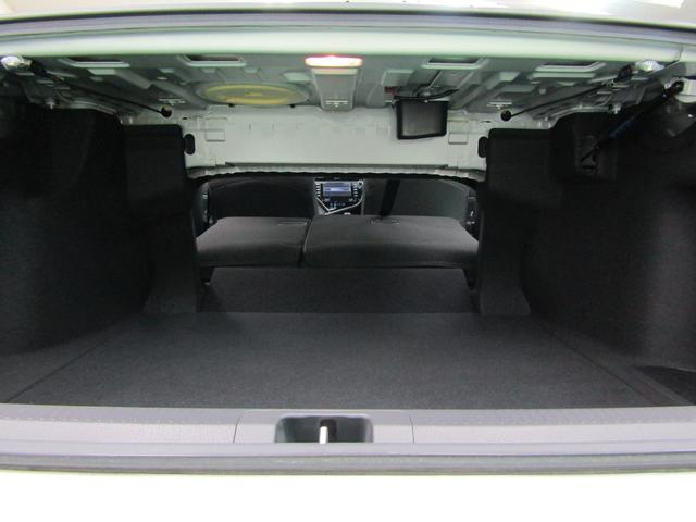 カムリ Ｇレザーパッケージ　ＴＳＳ　ムーンルーフ　モデエアロ　８インチＳＤナビ　ブルーレイ　Ｂｌｕｅｔｏｏｔｈ　バックカメラ　ＥＴＣ　スマートキー　オートライト　ＬＥＤヘッド　フォグ　レザーシート　シートヒーター　Ｐシート（11枚目）