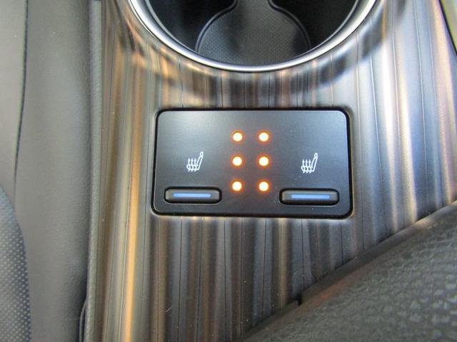 カムリ Ｇレザーパッケージ　ＴＳＳ　ムーンルーフ　モデエアロ　８インチＳＤナビ　ブルーレイ　Ｂｌｕｅｔｏｏｔｈ　バックカメラ　ＥＴＣ　スマートキー　オートライト　ＬＥＤヘッド　フォグ　レザーシート　シートヒーター　Ｐシート（18枚目）