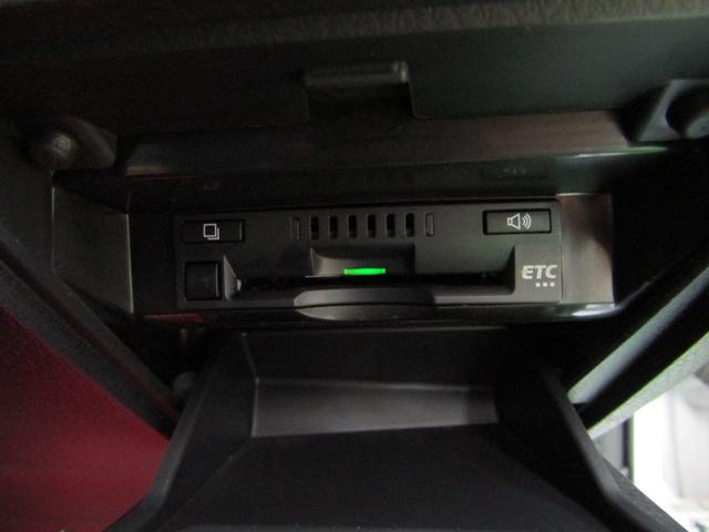 カムリ Ｇレザーパッケージ　ＴＳＳ　ムーンルーフ　モデエアロ　８インチＳＤナビ　ブルーレイ　Ｂｌｕｅｔｏｏｔｈ　バックカメラ　ＥＴＣ　スマートキー　オートライト　ＬＥＤヘッド　フォグ　レザーシート　シートヒーター　Ｐシート（26枚目）