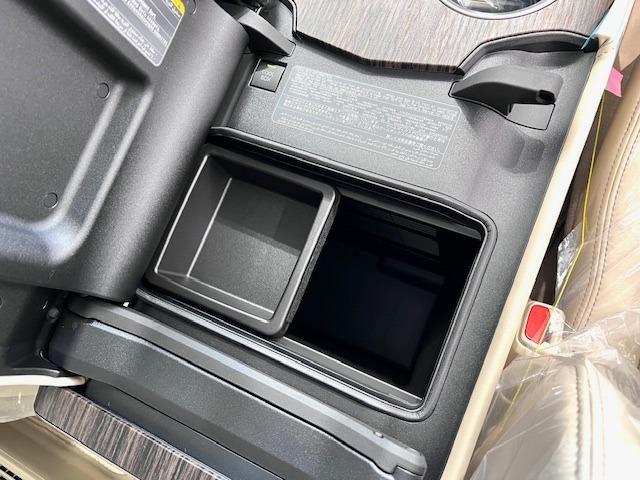 ランドクルーザー ZX JBL 後席M 電動Rデフ クルBOX 空気圧 寒冷地 ITSコネクト MODELLISTAエアロ MOPルーフレール トノカバー 純正フロアマット BSM HUD HDMI AppleCarplay(17枚目)