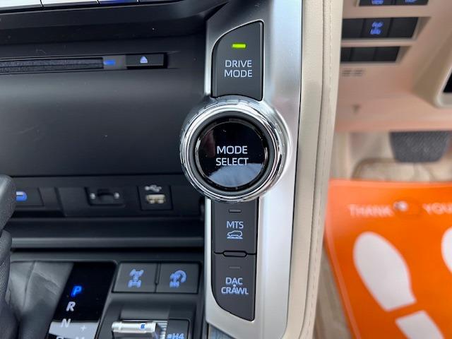 ランドクルーザー ZX JBL 後席M 電動Rデフ クルBOX 空気圧 寒冷地 ITSコネクト MODELLISTAエアロ MOPルーフレール トノカバー 純正フロアマット BSM HUD HDMI AppleCarplay(30枚目)