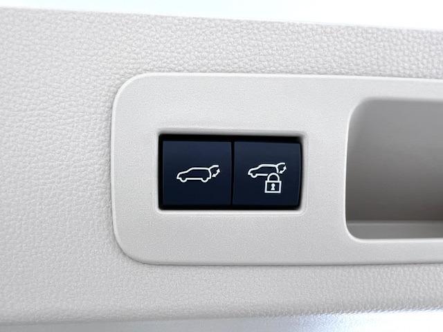 ランドクルーザー ZX JBL 後席M 電動Rデフ クルBOX 空気圧 寒冷地 ITSコネクト MODELLISTAエアロ MOPルーフレール トノカバー 純正フロアマット BSM HUD HDMI AppleCarplay(52枚目)