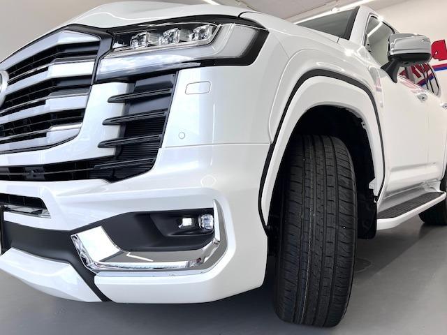 ランドクルーザー ZX JBL 後席M 電動Rデフ クルBOX 空気圧 寒冷地 ITSコネクト MODELLISTAエアロ MOPルーフレール トノカバー 純正フロアマット BSM HUD HDMI AppleCarplay(61枚目)