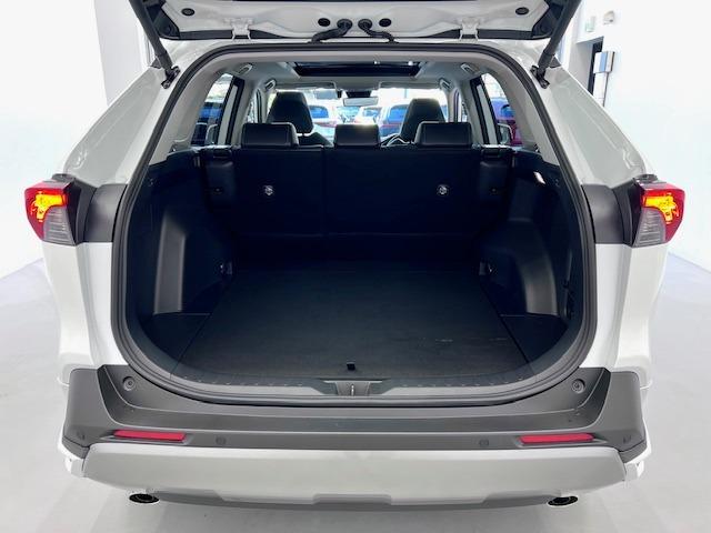 RAV4 G Zパッケージ 10.5DA 全周囲モニター パノラマルーフ MODELLISTAエアロ デジタルミラー BSM HDMI入力端子 電動バックドア 純正前後ドラレコ 19インチAW シートヒータークーラー 純正マット(6枚目)