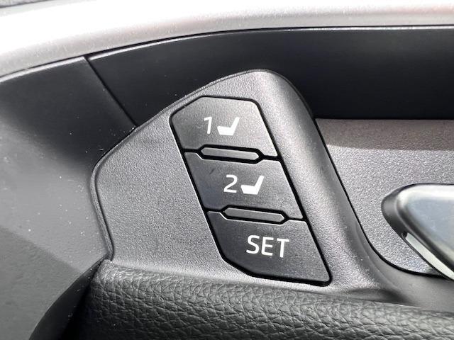 RAV4 G Zパッケージ 10.5DA 全周囲モニター パノラマルーフ MODELLISTAエアロ デジタルミラー BSM HDMI入力端子 電動バックドア 純正前後ドラレコ 19インチAW シートヒータークーラー 純正マット(31枚目)