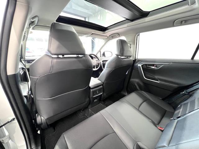 RAV4 G Zパッケージ 10.5DA 全周囲モニター パノラマルーフ MODELLISTAエアロ デジタルミラー BSM HDMI入力端子 電動バックドア 純正前後ドラレコ 19インチAW シートヒータークーラー 純正マット(38枚目)