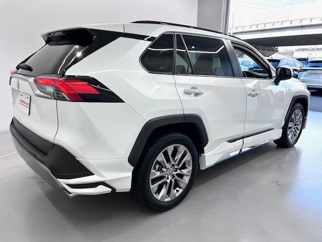 RAV4 G Zパッケージ 10.5DA 全周囲モニター パノラマルーフ MODELLISTAエアロ デジタルミラー BSM HDMI入力端子 電動バックドア 純正前後ドラレコ 19インチAW シートヒータークーラー 純正マット(47枚目)