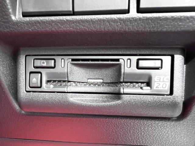 ランドクルーザー ＧＲスポーツ　ＪＢＬ　リヤエンタ　電動リヤデフ　クールＢＯＸ　寒冷地仕様　空気圧センサ　ＩＴＳコネクト　トノカバー　ＭＯＰルーフレール　ＧＲ専用マット　サンルーフ　赤黒内装　ＢＳＭ　ＨＵＤ　７人　マイナーチェンジ型（23枚目）