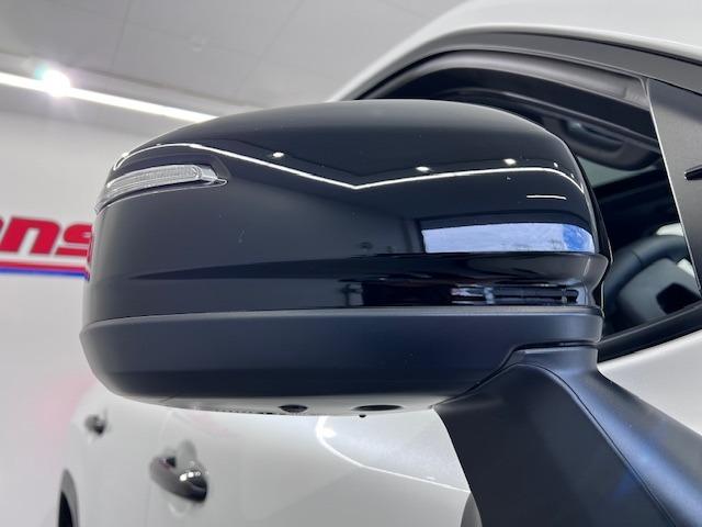 ランドクルーザー ＧＲスポーツ　ＪＢＬ　リヤエンタ　電動リヤデフ　クールＢＯＸ　寒冷地仕様　空気圧センサ　ＩＴＳコネクト　トノカバー　ＭＯＰルーフレール　ＧＲ専用マット　サンルーフ　赤黒内装　ＢＳＭ　ＨＵＤ　７人　マイナーチェンジ型（66枚目）