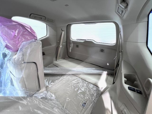 ランドクルーザー ＺＸ　ＪＢＬ　リヤエンター　電動リヤデフ　クールＢＯＸ　寒冷地仕様　空気圧センサ　ＩＴＳコネクト　トノカバー　ＭＯＰルーフレール　ＭＯＤＥＬＬＩＳＴＡエアロ・リヤスポイラー　純正ドアバイザー　マイナーモデル（45枚目）