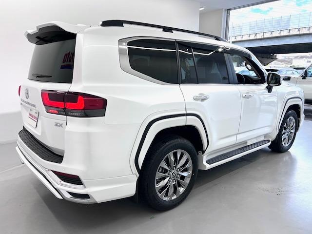 ランドクルーザー ＺＸ　ＪＢＬ　リヤエンター　電動リヤデフ　クールＢＯＸ　寒冷地仕様　空気圧センサ　ＩＴＳコネクト　トノカバー　ＭＯＰルーフレール　ＭＯＤＥＬＬＩＳＴＡエアロ・リヤスポイラー　純正ドアバイザー　マイナーモデル（52枚目）