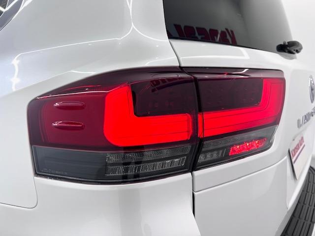 ランドクルーザー ＺＸ　ＪＢＬ　リヤエンター　電動リヤデフ　クールＢＯＸ　寒冷地仕様　空気圧センサ　ＩＴＳコネクト　トノカバー　ＭＯＰルーフレール　ＭＯＤＥＬＬＩＳＴＡエアロ・リヤスポイラー　純正ドアバイザー　マイナーモデル（70枚目）