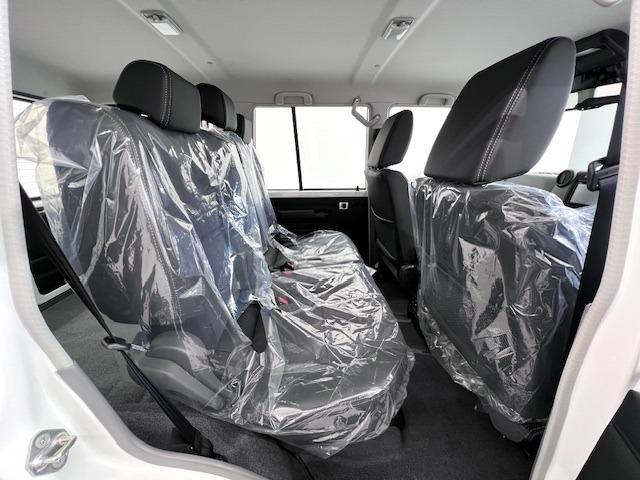 ランドクルーザー７０ ＡＸ　登録済未使用車　純正７型ナビ　バックモニター　ＵＳＢ接続　バックモニター付防眩ミラー　デフロック　オートマチックハイビーム　ＬＥＤヘッドライト　パワーヒーター　衝突軽減ブレーキ（5枚目）