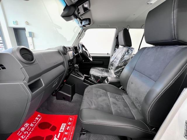 ランドクルーザー７０ ＡＸ　登録済未使用車　純正７型ナビ　バックモニター　ＵＳＢ接続　バックモニター付防眩ミラー　デフロック　オートマチックハイビーム　ＬＥＤヘッドライト　パワーヒーター　衝突軽減ブレーキ（27枚目）