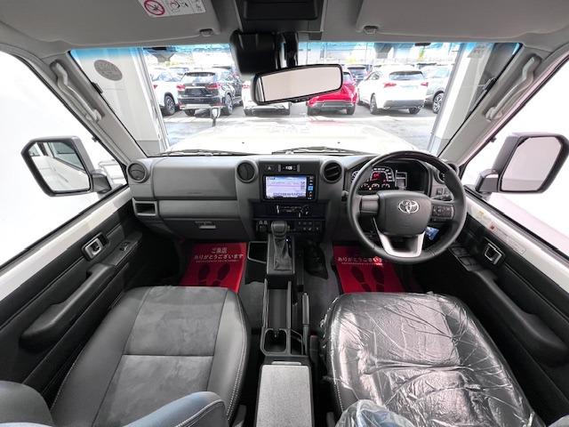 ランドクルーザー７０ ＡＸ　登録済未使用車　純正７型ナビ　バックモニター　ＵＳＢ接続　バックモニター付防眩ミラー　デフロック　オートマチックハイビーム　ＬＥＤヘッドライト　パワーヒーター　衝突軽減ブレーキ（28枚目）