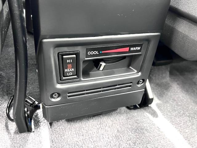 ランドクルーザー７０ ＡＸ　登録済未使用車　純正７型ナビ　バックモニター　ＵＳＢ接続　バックモニター付防眩ミラー　デフロック　オートマチックハイビーム　ＬＥＤヘッドライト　パワーヒーター　衝突軽減ブレーキ（29枚目）