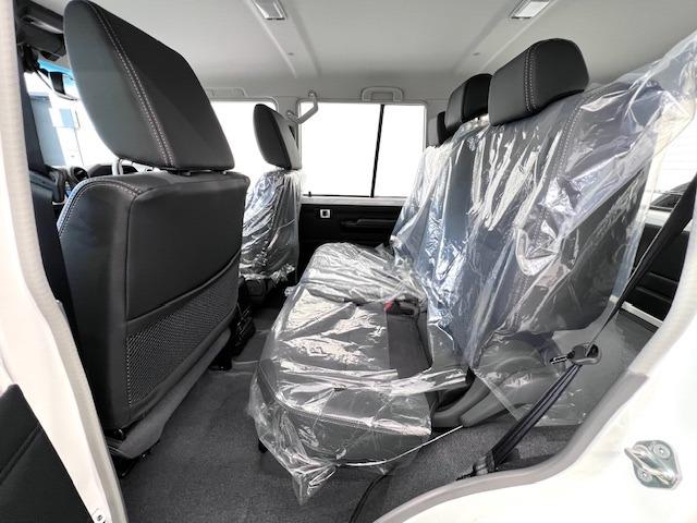 ランドクルーザー７０ ＡＸ　登録済未使用車　純正７型ナビ　バックモニター　ＵＳＢ接続　バックモニター付防眩ミラー　デフロック　オートマチックハイビーム　ＬＥＤヘッドライト　パワーヒーター　衝突軽減ブレーキ（30枚目）