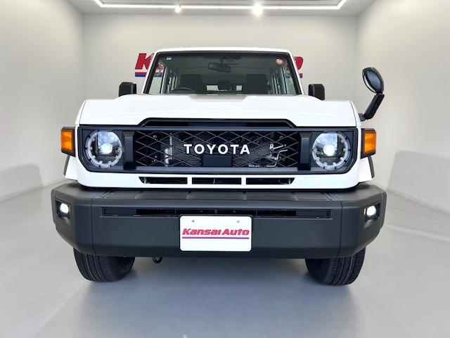 ランドクルーザー７０ ＡＸ　登録済未使用車　純正７型ナビ　バックモニター　ＵＳＢ接続　バックモニター付防眩ミラー　デフロック　オートマチックハイビーム　ＬＥＤヘッドライト　パワーヒーター　衝突軽減ブレーキ（33枚目）