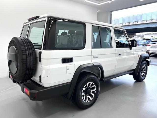 ランドクルーザー７０ ＡＸ　登録済未使用車　純正７型ナビ　バックモニター　ＵＳＢ接続　バックモニター付防眩ミラー　デフロック　オートマチックハイビーム　ＬＥＤヘッドライト　パワーヒーター　衝突軽減ブレーキ（35枚目）