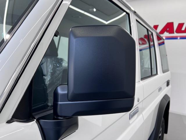 ランドクルーザー７０ ＡＸ　登録済未使用車　純正７型ナビ　バックモニター　ＵＳＢ接続　バックモニター付防眩ミラー　デフロック　オートマチックハイビーム　ＬＥＤヘッドライト　パワーヒーター　衝突軽減ブレーキ（47枚目）