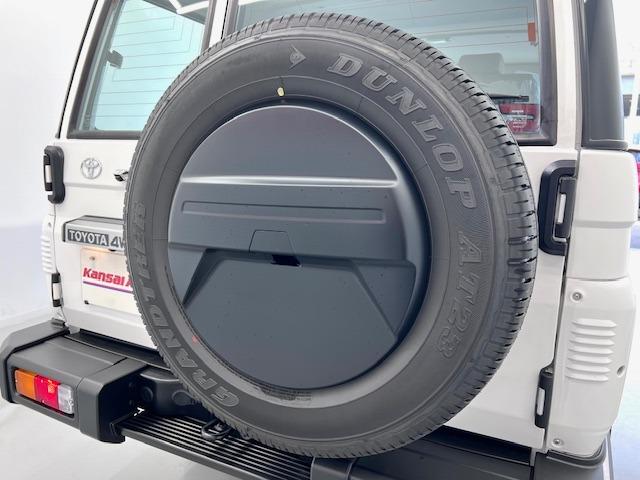 ランドクルーザー７０ ＡＸ　登録済未使用車　純正７型ナビ　バックモニター　ＵＳＢ接続　バックモニター付防眩ミラー　デフロック　オートマチックハイビーム　ＬＥＤヘッドライト　パワーヒーター　衝突軽減ブレーキ（53枚目）