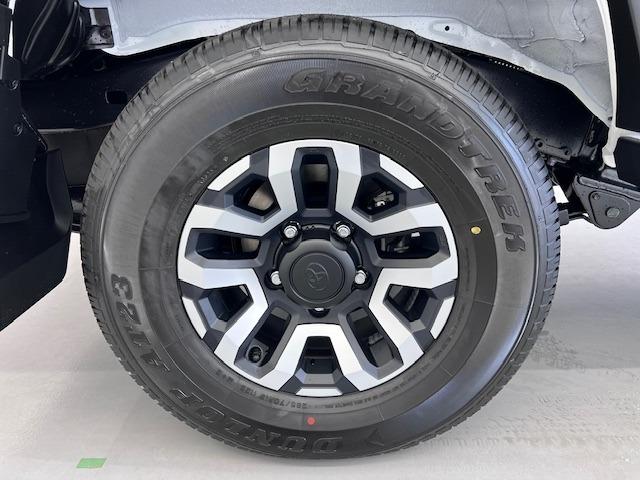 ランドクルーザー７０ ＡＸ　登録済未使用車　純正７型ナビ　バックモニター　ＵＳＢ接続　バックモニター付防眩ミラー　デフロック　オートマチックハイビーム　ＬＥＤヘッドライト　パワーヒーター　衝突軽減ブレーキ（57枚目）