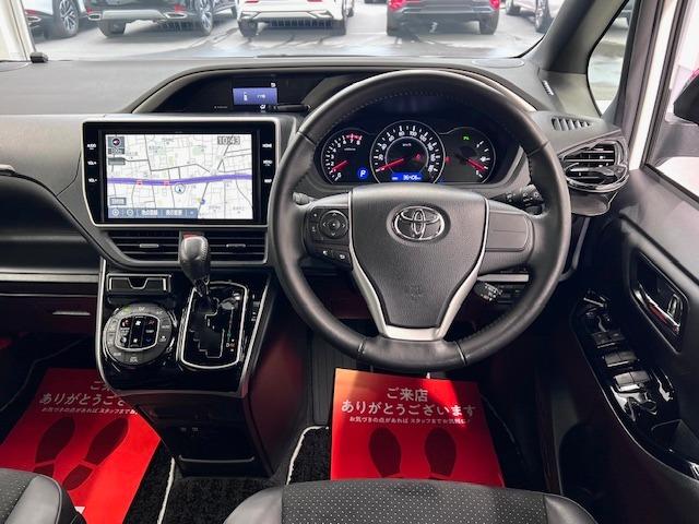 ヴォクシー ＺＳ　煌ＩＩＩ　ＭＯＤＥＬＬＩＳＴＡエアロ　シグネチャーイルミ　純正１０型ナビ　１２．１型後席モニター　ＥＴＣ２．０　両側電動スライド　バックモニター　純正フロアマット・バイザー　衝突軽減ブレーキ　ＬＥＤライト（2枚目）