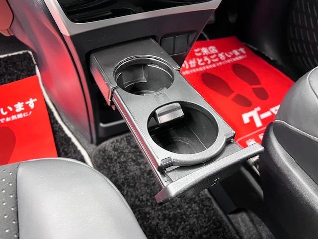 ヴォクシー ＺＳ　煌ＩＩＩ　ＭＯＤＥＬＬＩＳＴＡエアロ　シグネチャーイルミ　純正１０型ナビ　１２．１型後席モニター　ＥＴＣ２．０　両側電動スライド　バックモニター　純正フロアマット・バイザー　衝突軽減ブレーキ　ＬＥＤライト（25枚目）