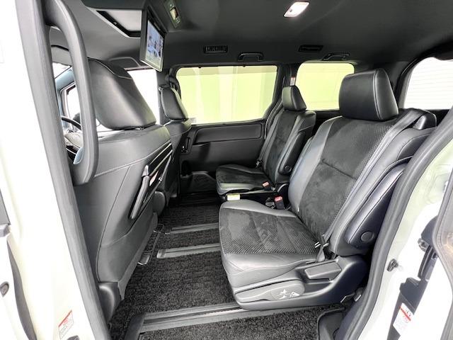 ヴォクシー ＺＳ　煌ＩＩＩ　ＭＯＤＥＬＬＩＳＴＡエアロ　シグネチャーイルミ　純正１０型ナビ　１２．１型後席モニター　ＥＴＣ２．０　両側電動スライド　バックモニター　純正フロアマット・バイザー　衝突軽減ブレーキ　ＬＥＤライト（34枚目）