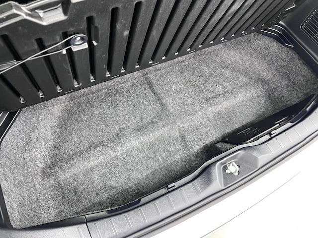 ヴォクシー ＺＳ　煌ＩＩＩ　ＭＯＤＥＬＬＩＳＴＡエアロ　シグネチャーイルミ　純正１０型ナビ　１２．１型後席モニター　ＥＴＣ２．０　両側電動スライド　バックモニター　純正フロアマット・バイザー　衝突軽減ブレーキ　ＬＥＤライト（39枚目）