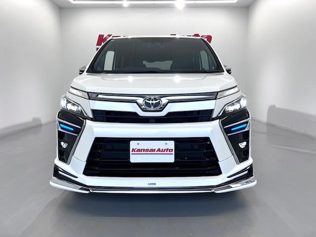 ヴォクシー ＺＳ　煌ＩＩＩ　ＭＯＤＥＬＬＩＳＴＡエアロ　シグネチャーイルミ　純正１０型ナビ　１２．１型後席モニター　ＥＴＣ２．０　両側電動スライド　バックモニター　純正フロアマット・バイザー　衝突軽減ブレーキ　ＬＥＤライト（40枚目）
