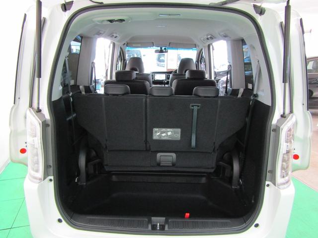 ステップワゴンスパーダ Ｚ　クールスピリット　ワンオーナー　ＥＴＣ　９インチナビ　フルセグ　ＣＤ　ＤＶＤ　バックカメラ　Ａストップ　クルコン　Ｐシフト　スマートキー　Ｐスタート　オートライト　ＨＩＤ　フォグ　両側電動ドア　ハーフレザー　１７アルミ（11枚目）