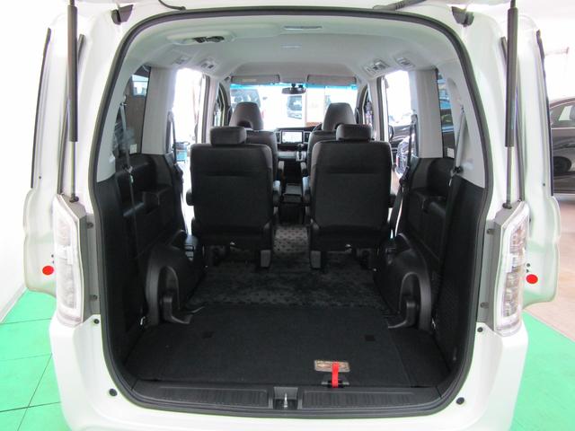 ステップワゴンスパーダ Ｚ　クールスピリット　ワンオーナー　ＥＴＣ　９インチナビ　フルセグ　ＣＤ　ＤＶＤ　バックカメラ　Ａストップ　クルコン　Ｐシフト　スマートキー　Ｐスタート　オートライト　ＨＩＤ　フォグ　両側電動ドア　ハーフレザー　１７アルミ（12枚目）