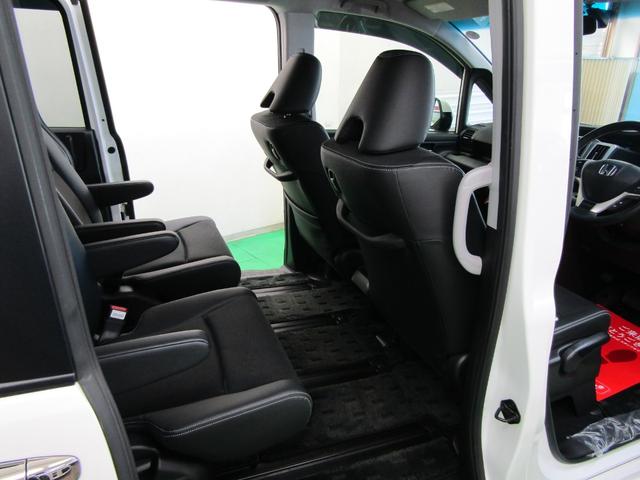 ステップワゴンスパーダ Ｚ　クールスピリット　ワンオーナー　ＥＴＣ　９インチナビ　フルセグ　ＣＤ　ＤＶＤ　バックカメラ　Ａストップ　クルコン　Ｐシフト　スマートキー　Ｐスタート　オートライト　ＨＩＤ　フォグ　両側電動ドア　ハーフレザー　１７アルミ（35枚目）