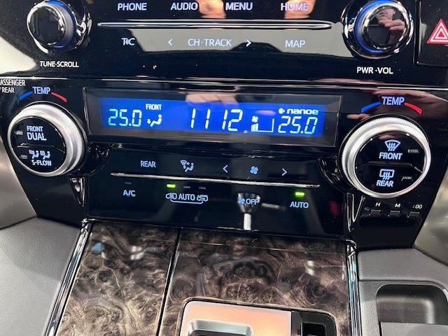 アルファードハイブリッド S タイプゴールドIII サンルーフ 純正DA デジタルインナーミラー BSM ETC バックカメラ 3眼LED 寒冷地仕様 スペアタイヤ 1500W給電 パワーバックドア 両側パワースライド 純正マット ワンオーナー(17枚目)