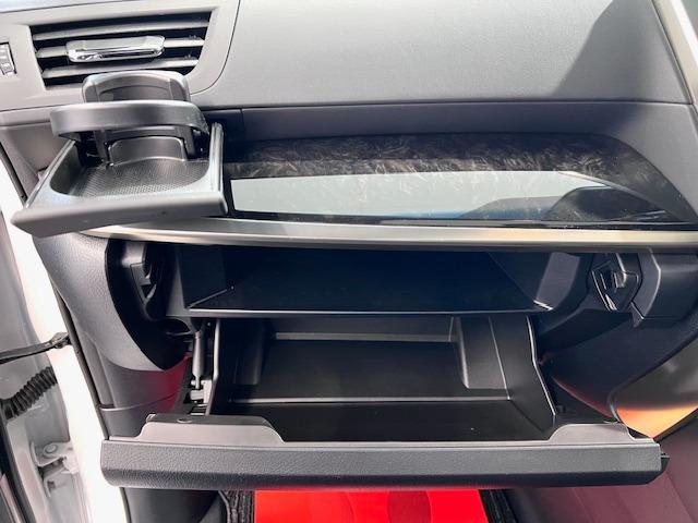 アルファードハイブリッド S タイプゴールドIII サンルーフ 純正DA デジタルインナーミラー BSM ETC バックカメラ 3眼LED 寒冷地仕様 スペアタイヤ 1500W給電 パワーバックドア 両側パワースライド 純正マット ワンオーナー(31枚目)