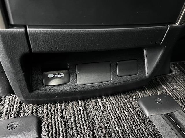 アルファードハイブリッド S タイプゴールドIII サンルーフ 純正DA デジタルインナーミラー BSM ETC バックカメラ 3眼LED 寒冷地仕様 スペアタイヤ 1500W給電 パワーバックドア 両側パワースライド 純正マット ワンオーナー(34枚目)