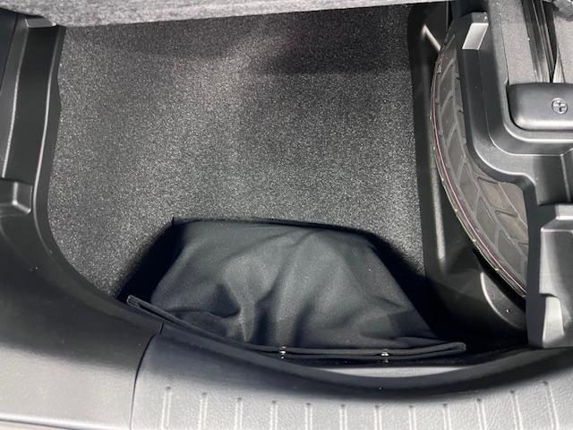 アルファードハイブリッド S タイプゴールドIII サンルーフ 純正DA デジタルインナーミラー BSM ETC バックカメラ 3眼LED 寒冷地仕様 スペアタイヤ 1500W給電 パワーバックドア 両側パワースライド 純正マット ワンオーナー(40枚目)