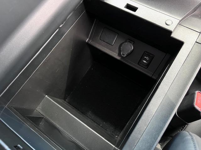 ヴェルファイア ３．５ＺＡ　Ｇエディション　ＪＢＬ　メーカーナビ　全方位モニター　リヤエンターテイメント　ＥＴＣ　衝突軽減ブレーキ　両側電動スライド　パワーバックドア　前後ドライブレコーダー　ＵＳＢ・ＨＤＭＩ　スペアタイヤ　ワンオーナー（28枚目）