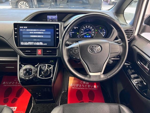 ヴォクシー ハイブリッドＺＳ　煌ＩＩＩ　ＭＯＤＥＬＬＩＳＴＡエアロ　シグネチャーイルミ　純正１０型ナビ　１２．１型後席モニター　シートヒーター　ＥＴＣ　衝突軽減ブレーキ　両側パワースライド　純正フロアマット・バイザー　ハーフレザー（2枚目）