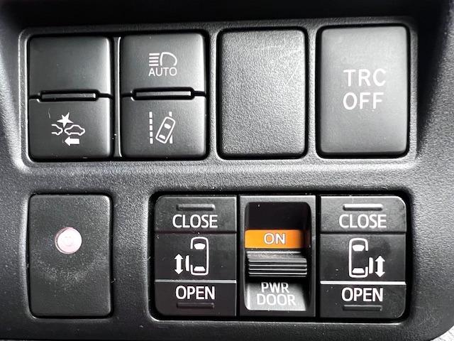 ヴォクシー ハイブリッドＺＳ　煌ＩＩＩ　ＭＯＤＥＬＬＩＳＴＡエアロ　シグネチャーイルミ　純正１０型ナビ　１２．１型後席モニター　シートヒーター　ＥＴＣ　衝突軽減ブレーキ　両側パワースライド　純正フロアマット・バイザー　ハーフレザー（15枚目）