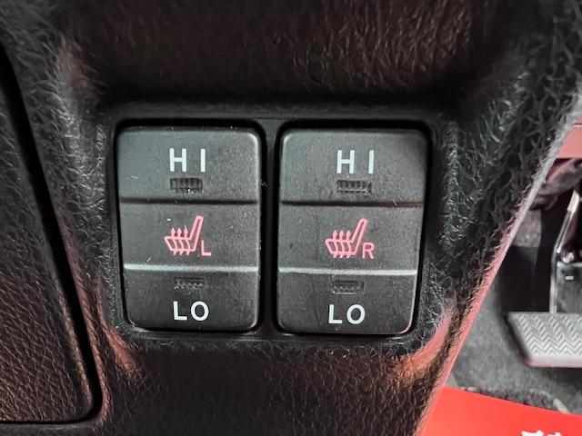 ヴォクシー ハイブリッドＺＳ　煌ＩＩＩ　ＭＯＤＥＬＬＩＳＴＡエアロ　シグネチャーイルミ　純正１０型ナビ　１２．１型後席モニター　シートヒーター　ＥＴＣ　衝突軽減ブレーキ　両側パワースライド　純正フロアマット・バイザー　ハーフレザー（18枚目）