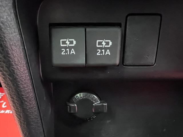 ヴォクシー ハイブリッドＺＳ　煌ＩＩＩ　ＭＯＤＥＬＬＩＳＴＡエアロ　シグネチャーイルミ　純正１０型ナビ　１２．１型後席モニター　シートヒーター　ＥＴＣ　衝突軽減ブレーキ　両側パワースライド　純正フロアマット・バイザー　ハーフレザー（19枚目）