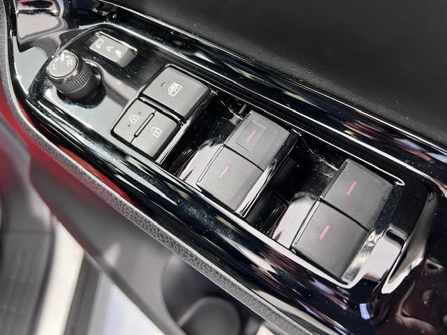 ヴォクシー ハイブリッドＺＳ　煌ＩＩＩ　ＭＯＤＥＬＬＩＳＴＡエアロ　シグネチャーイルミ　純正１０型ナビ　１２．１型後席モニター　シートヒーター　ＥＴＣ　衝突軽減ブレーキ　両側パワースライド　純正フロアマット・バイザー　ハーフレザー（25枚目）