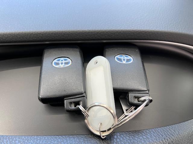 ヴォクシー ハイブリッドＺＳ　煌ＩＩＩ　ＭＯＤＥＬＬＩＳＴＡエアロ　シグネチャーイルミ　純正１０型ナビ　１２．１型後席モニター　シートヒーター　ＥＴＣ　衝突軽減ブレーキ　両側パワースライド　純正フロアマット・バイザー　ハーフレザー（27枚目）