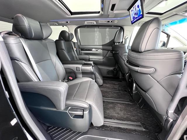 アルファード ２．５Ｓ　Ｃパッケージ　ＪＢＬ　全方位モニター　リヤエンタ　サンルーフ　デジタルミラー　ＢＳＭ　ＥＴＣ２．０　ＭＯＤＥＬＬＩＳＴＡエアロ　ＵＳＢ・ＨＤＭＩ　純正フロアマット・バイザー　前後ドライブレコーダー　３眼ＬＥＤ（5枚目）