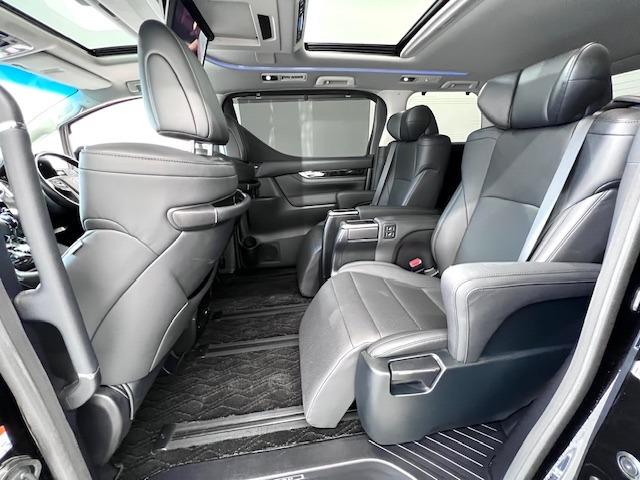 アルファード ２．５Ｓ　Ｃパッケージ　ＪＢＬ　全方位モニター　リヤエンタ　サンルーフ　デジタルミラー　ＢＳＭ　ＥＴＣ２．０　ＭＯＤＥＬＬＩＳＴＡエアロ　ＵＳＢ・ＨＤＭＩ　純正フロアマット・バイザー　前後ドライブレコーダー　３眼ＬＥＤ（50枚目）