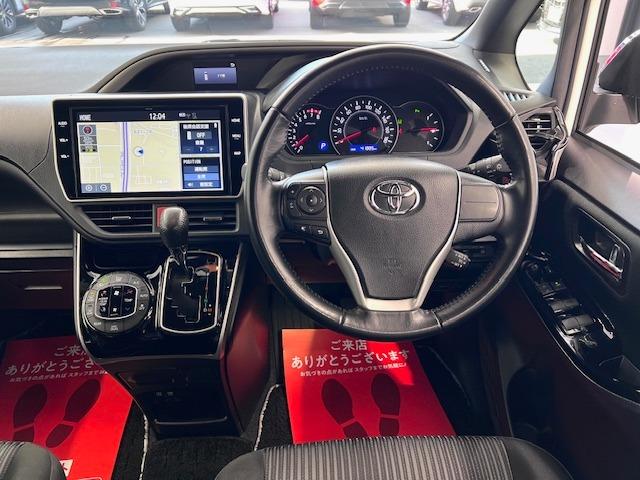 ヴォクシー ＺＳ　煌ＩＩ　ＭＯＤＥＬＬＩＳＴＡエアロ　純正１０型ナビ　バックモニター　ＥＴＣ　フルセグ　Ｂｌｕｅｔｏｏｔｈ　両側電動スライド　衝突軽減　前後ドラレコ　コーナーセンサ　後席オートＡ／Ｃ　純正フロアマット・バイザー（2枚目）