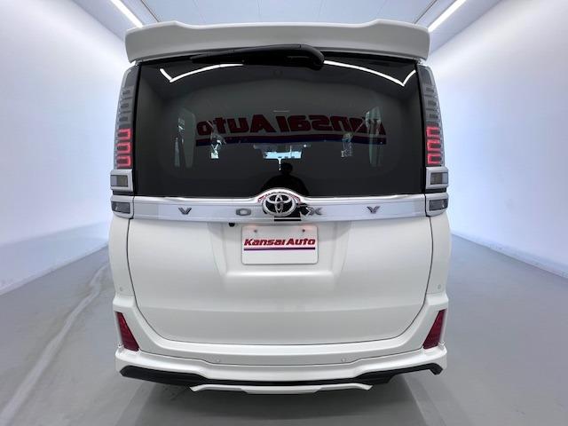 ヴォクシー ＺＳ　煌ＩＩ　ＭＯＤＥＬＬＩＳＴＡエアロ　純正１０型ナビ　バックモニター　ＥＴＣ　フルセグ　Ｂｌｕｅｔｏｏｔｈ　両側電動スライド　衝突軽減　前後ドラレコ　コーナーセンサ　後席オートＡ／Ｃ　純正フロアマット・バイザー（3枚目）