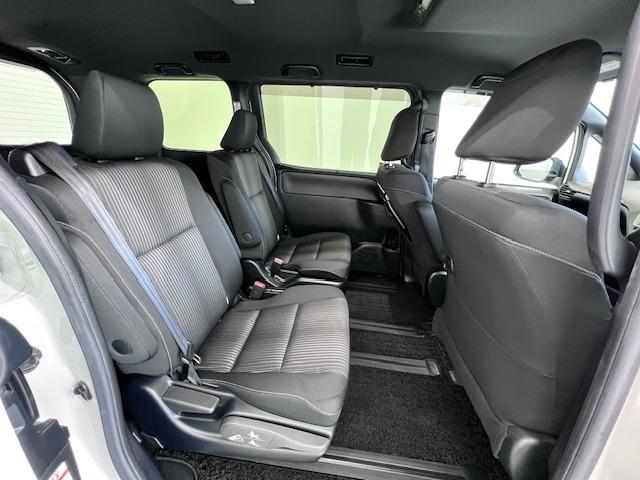 ヴォクシー ＺＳ　煌ＩＩ　ＭＯＤＥＬＬＩＳＴＡエアロ　純正１０型ナビ　バックモニター　ＥＴＣ　フルセグ　Ｂｌｕｅｔｏｏｔｈ　両側電動スライド　衝突軽減　前後ドラレコ　コーナーセンサ　後席オートＡ／Ｃ　純正フロアマット・バイザー（5枚目）